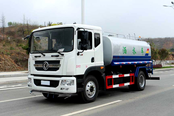怎樣排除灑水車柴油機(jī)過早、過遲的噴油現(xiàn)象？