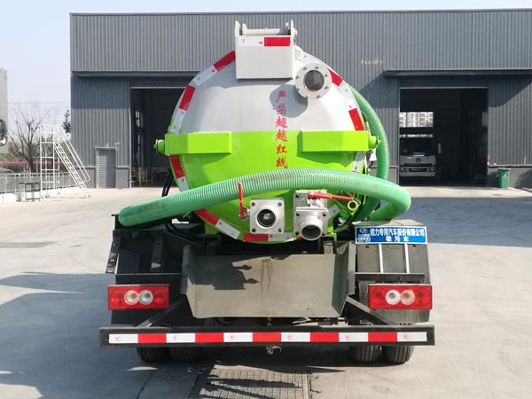 程力威牌CLW5040GXWB6型吸污車 程力威牌CLW5040GXWB6型吸污車